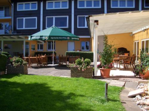 Hotel Traube Loßburg Esterno foto