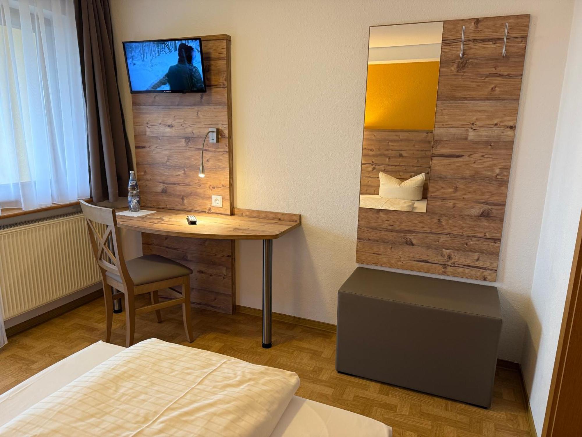 Hotel Traube Loßburg Esterno foto
